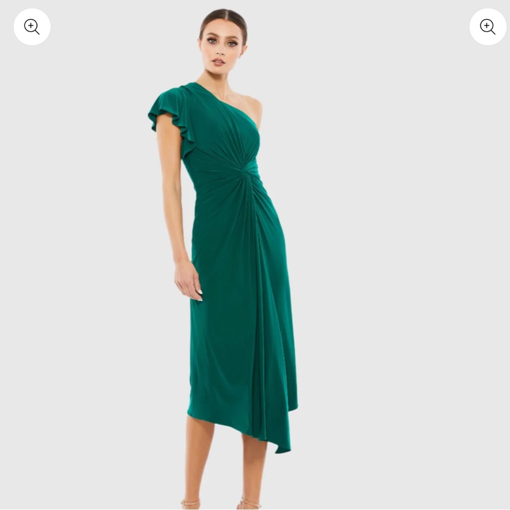 Mac Duggal Emerald Gown Size 6 NWT